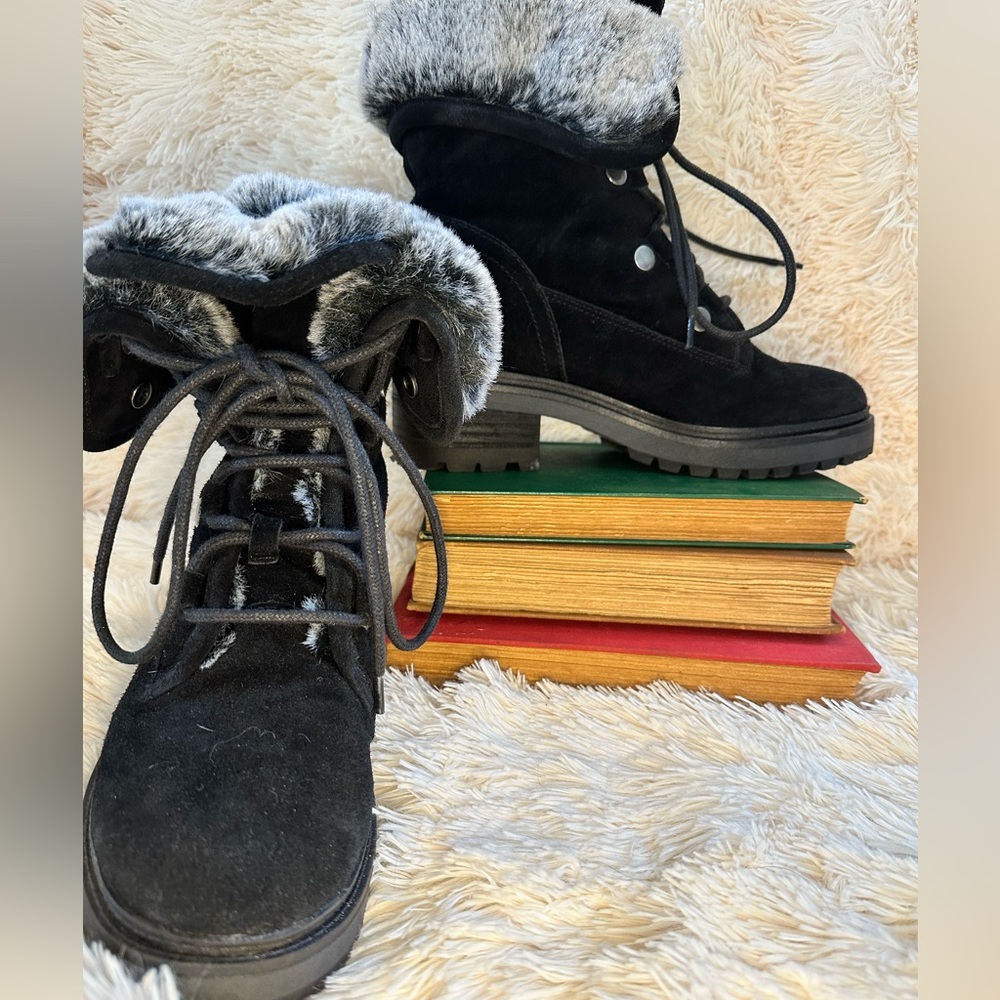 Women’s Zodiac faux fur lined winter boots size 8